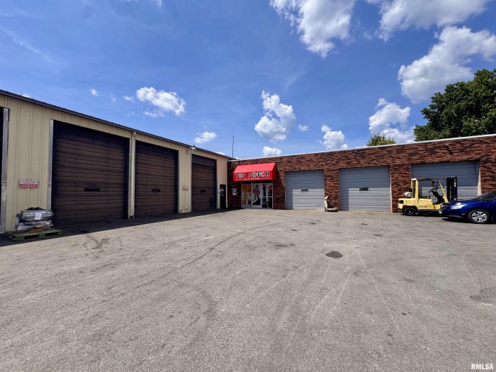 1202 Dufour Street, Marion, Illinois 62959, 0 , 0 ,0,Commercial Sale,For Sale,Dufour,0,RMAEB458793