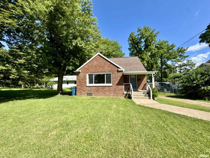 403 Freeman Street, Anna, Illinois 62906, 3 Bedrooms Bedrooms, 0 ,2 BathroomsBathrooms,Residential,For Sale,Freeman,0,RMAEB458798