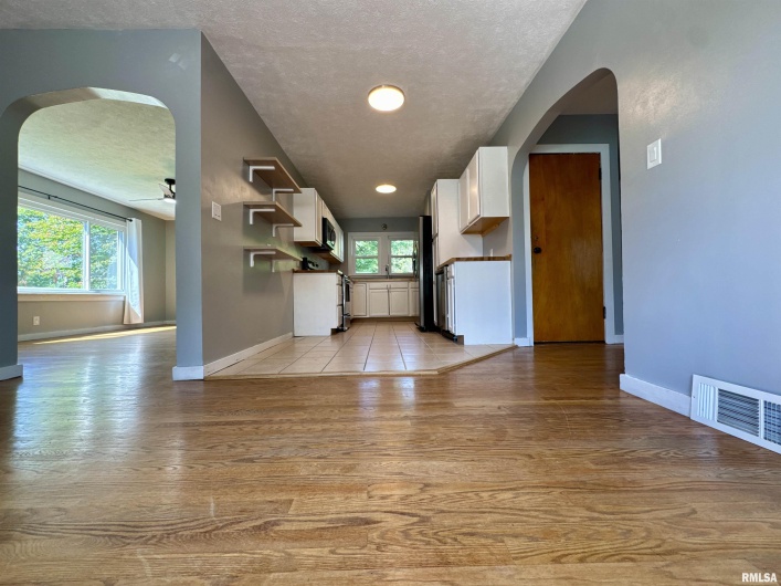 403 Freeman Street, Anna, Illinois 62906, 3 Bedrooms Bedrooms, 0 ,2 BathroomsBathrooms,Residential,For Sale,Freeman,0,RMAEB458798