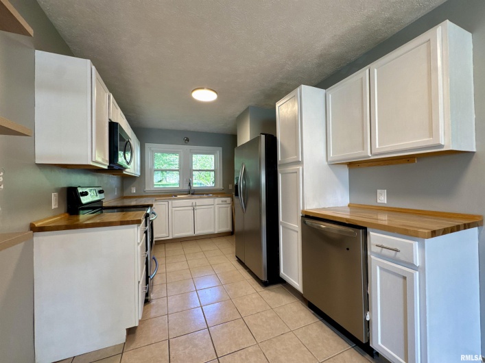 403 Freeman Street, Anna, Illinois 62906, 3 Bedrooms Bedrooms, 0 ,2 BathroomsBathrooms,Residential,For Sale,Freeman,0,RMAEB458798