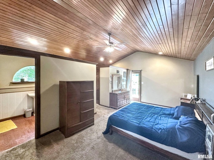 7664 Labrador Lane, Carbondale, Illinois 62901, 5 Bedrooms Bedrooms, 0 ,3 BathroomsBathrooms,Residential,For Sale,Labrador,0,RMAQC4265094