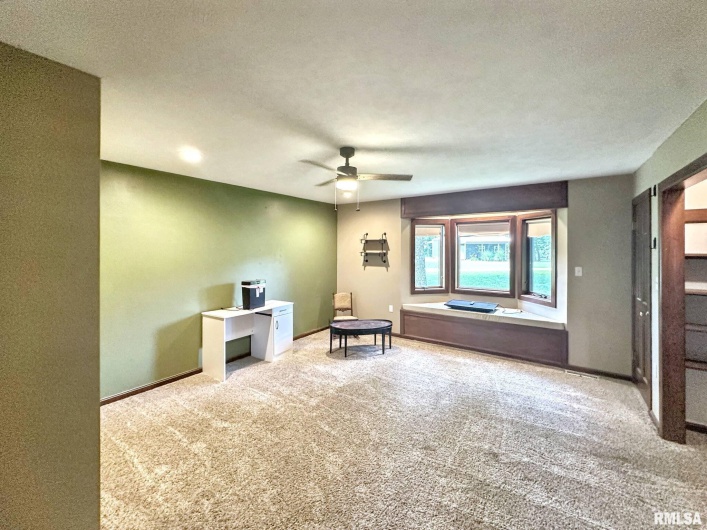 7664 Labrador Lane, Carbondale, Illinois 62901, 5 Bedrooms Bedrooms, 0 ,3 BathroomsBathrooms,Residential,For Sale,Labrador,0,RMAQC4265094
