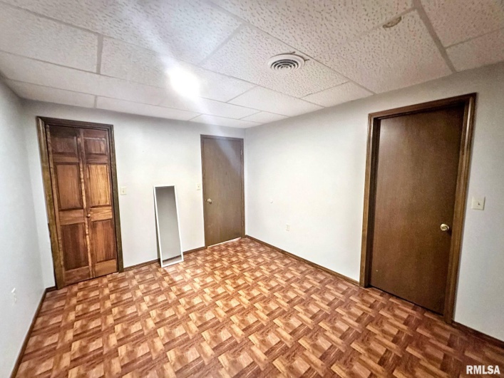7664 Labrador Lane, Carbondale, Illinois 62901, 5 Bedrooms Bedrooms, 0 ,3 BathroomsBathrooms,Residential,For Sale,Labrador,0,RMAQC4265094