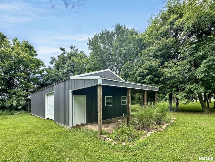 7664 Labrador Lane, Carbondale, Illinois 62901, 5 Bedrooms Bedrooms, 0 ,3 BathroomsBathrooms,Residential,For Sale,Labrador,0,RMAQC4265094