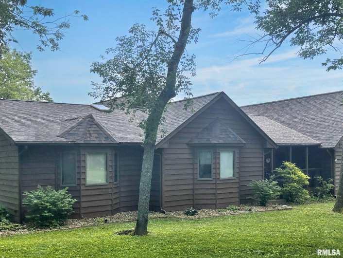 7664 Labrador Lane, Carbondale, Illinois 62901, 5 Bedrooms Bedrooms, 0 ,3 BathroomsBathrooms,Residential,For Sale,Labrador,0,RMAQC4265094