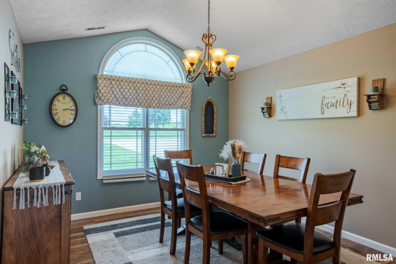 6209 Arbuckle Lane, Marion, Illinois 62959, 4 Bedrooms Bedrooms, 0 ,2 BathroomsBathrooms,Residential,For Sale,Arbuckle,0,RMAQC4265307