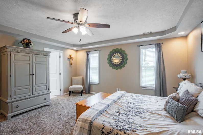 6209 Arbuckle Lane, Marion, Illinois 62959, 4 Bedrooms Bedrooms, 0 ,2 BathroomsBathrooms,Residential,For Sale,Arbuckle,0,RMAQC4265307