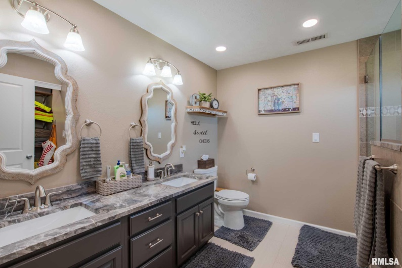 6209 Arbuckle Lane, Marion, Illinois 62959, 4 Bedrooms Bedrooms, 0 ,2 BathroomsBathrooms,Residential,For Sale,Arbuckle,0,RMAQC4265307