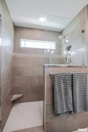 6209 Arbuckle Lane, Marion, Illinois 62959, 4 Bedrooms Bedrooms, 0 ,2 BathroomsBathrooms,Residential,For Sale,Arbuckle,0,RMAQC4265307