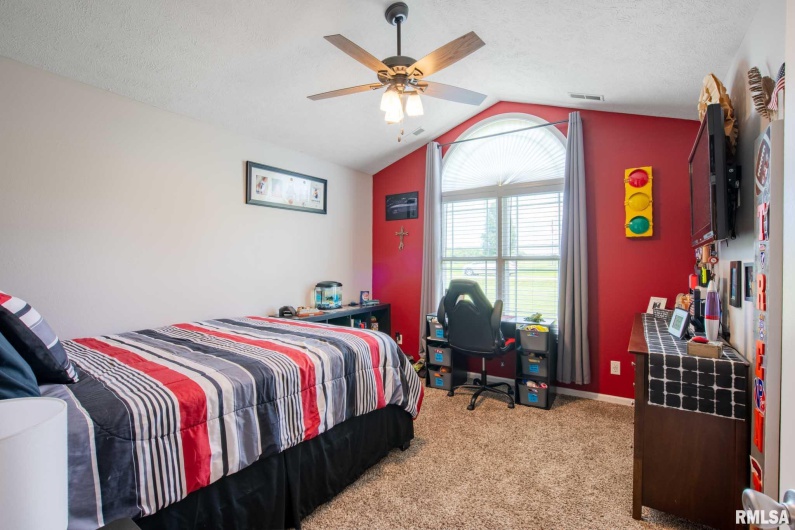 6209 Arbuckle Lane, Marion, Illinois 62959, 4 Bedrooms Bedrooms, 0 ,2 BathroomsBathrooms,Residential,For Sale,Arbuckle,0,RMAQC4265307
