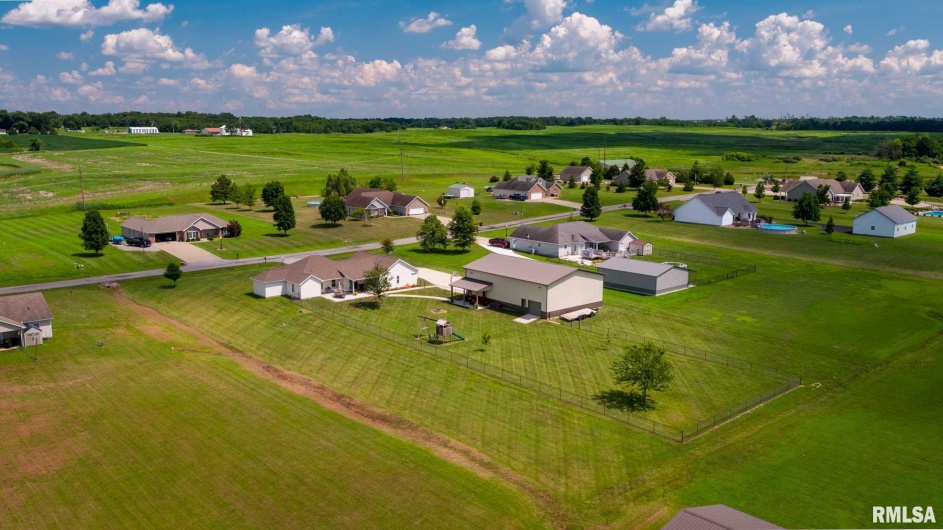 6209 Arbuckle Lane, Marion, Illinois 62959, 4 Bedrooms Bedrooms, 0 ,2 BathroomsBathrooms,Residential,For Sale,Arbuckle,0,RMAQC4265307