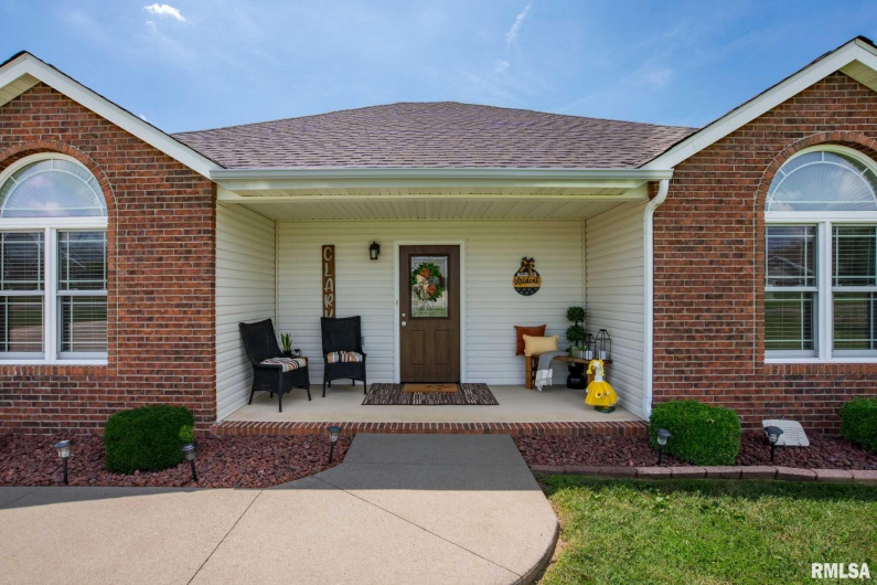 6209 Arbuckle Lane, Marion, Illinois 62959, 4 Bedrooms Bedrooms, 0 ,2 BathroomsBathrooms,Residential,For Sale,Arbuckle,0,RMAQC4265307