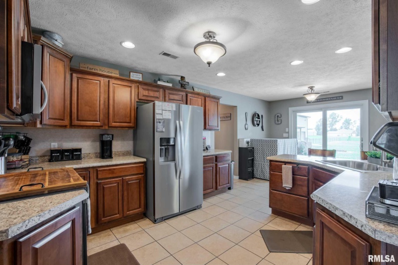6209 Arbuckle Lane, Marion, Illinois 62959, 4 Bedrooms Bedrooms, 0 ,2 BathroomsBathrooms,Residential,For Sale,Arbuckle,0,RMAQC4265307