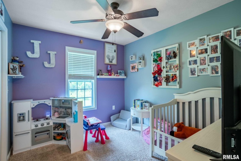1807 CHERRY Street, Herrin, Illinois 62948, 3 Bedrooms Bedrooms, 0 ,2 BathroomsBathrooms,Residential,For Sale,CHERRY,0,RMAEB458803