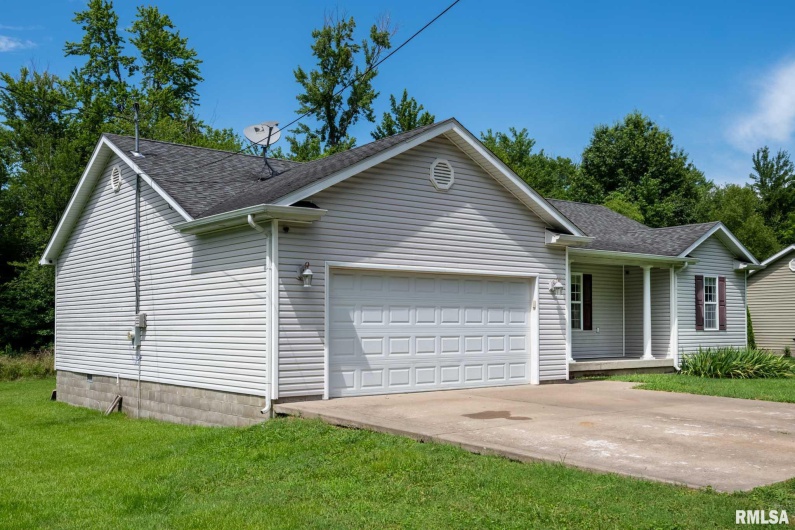 1807 CHERRY Street, Herrin, Illinois 62948, 3 Bedrooms Bedrooms, 0 ,2 BathroomsBathrooms,Residential,For Sale,CHERRY,0,RMAEB458803