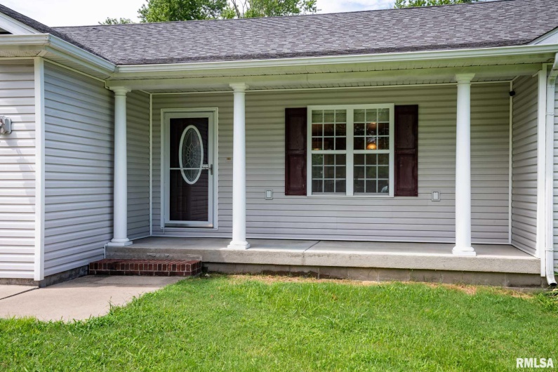 1807 CHERRY Street, Herrin, Illinois 62948, 3 Bedrooms Bedrooms, 0 ,2 BathroomsBathrooms,Residential,For Sale,CHERRY,0,RMAEB458803