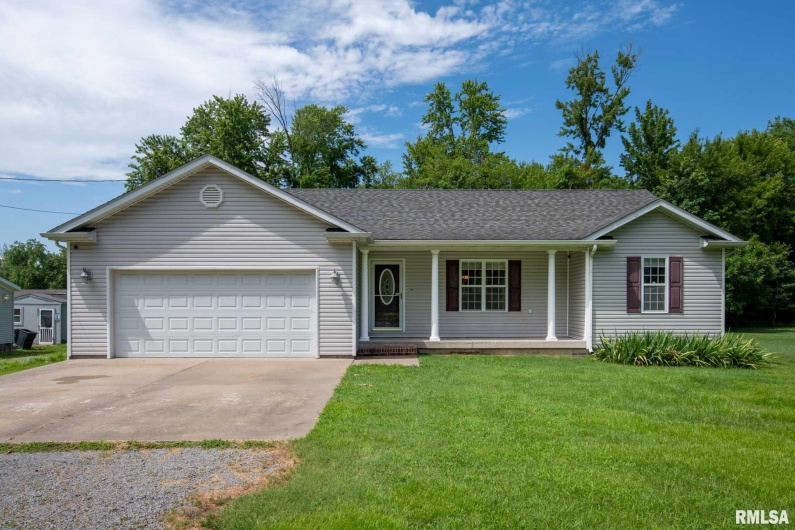 1807 CHERRY Street, Herrin, Illinois 62948, 3 Bedrooms Bedrooms, 0 ,2 BathroomsBathrooms,Residential,For Sale,CHERRY,0,RMAEB458803