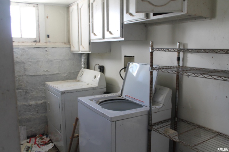 407 Beveridge Street, Carbondale, Illinois 62901, 2 Bedrooms Bedrooms, 0 ,1 BathroomBathrooms,Residential,For Sale,Beveridge,0,RMAEB458806