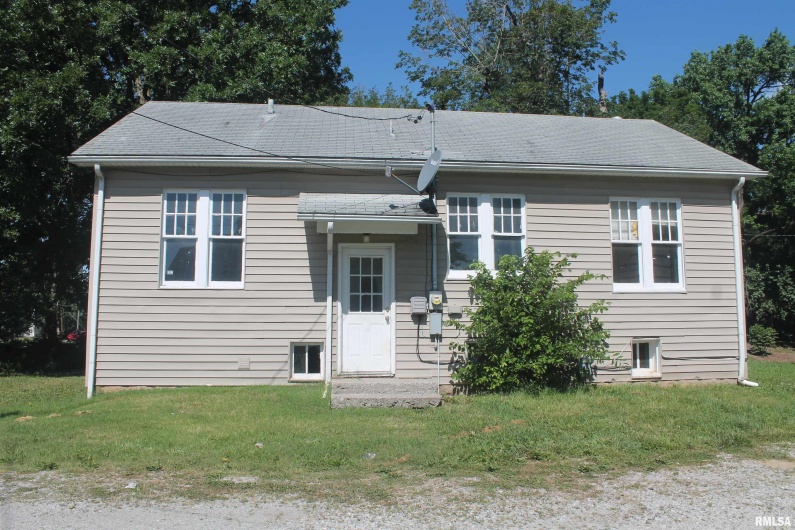 407 Beveridge Street, Carbondale, Illinois 62901, 2 Bedrooms Bedrooms, 0 ,1 BathroomBathrooms,Residential,For Sale,Beveridge,0,RMAEB458806