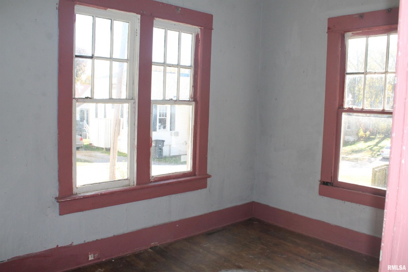 407 Beveridge Street, Carbondale, Illinois 62901, 2 Bedrooms Bedrooms, 0 ,1 BathroomBathrooms,Residential,For Sale,Beveridge,0,RMAEB458806