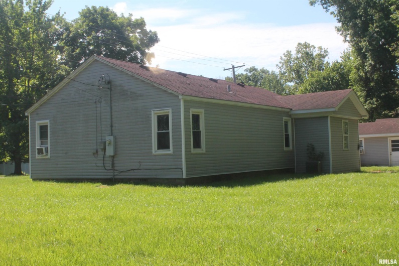 1116 BRIDGE Street, Carbondale, Illinois 62901, 3 Bedrooms Bedrooms, 0 ,1 BathroomBathrooms,Residential,For Sale,BRIDGE,0,RMAEB458807