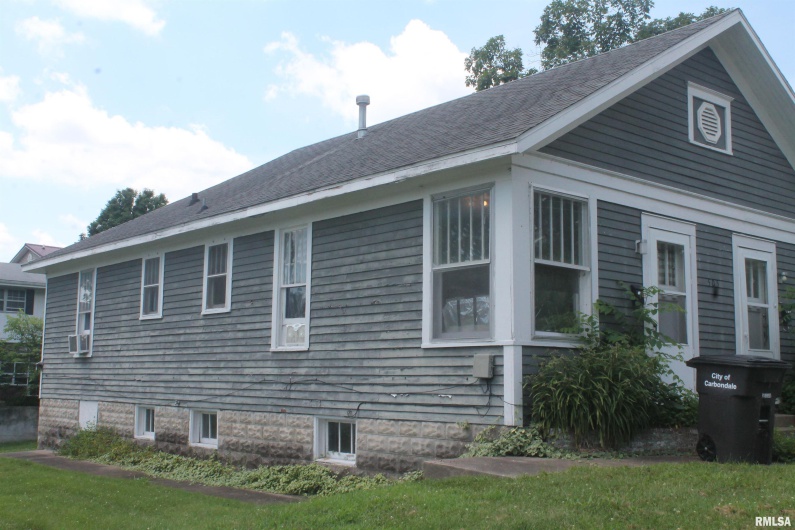 505 CHERRY Street, Carbondale, Illinois 62901, 2 Bedrooms Bedrooms, 0 ,1 BathroomBathrooms,Residential,For Sale,CHERRY,0,RMAEB458812