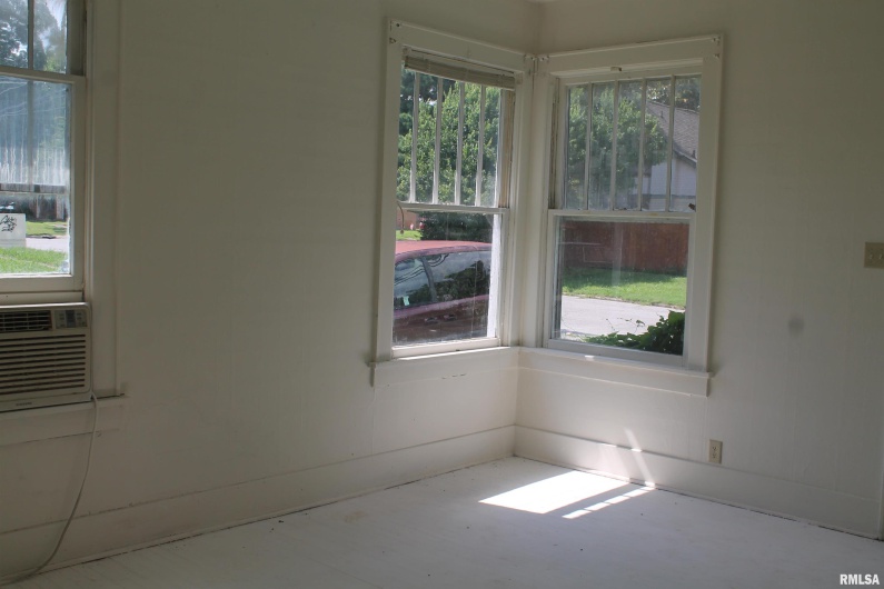 505 CHERRY Street, Carbondale, Illinois 62901, 2 Bedrooms Bedrooms, 0 ,1 BathroomBathrooms,Residential,For Sale,CHERRY,0,RMAEB458812