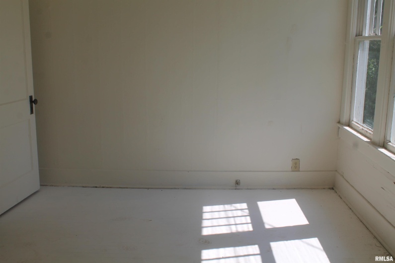 505 CHERRY Street, Carbondale, Illinois 62901, 2 Bedrooms Bedrooms, 0 ,1 BathroomBathrooms,Residential,For Sale,CHERRY,0,RMAEB458812