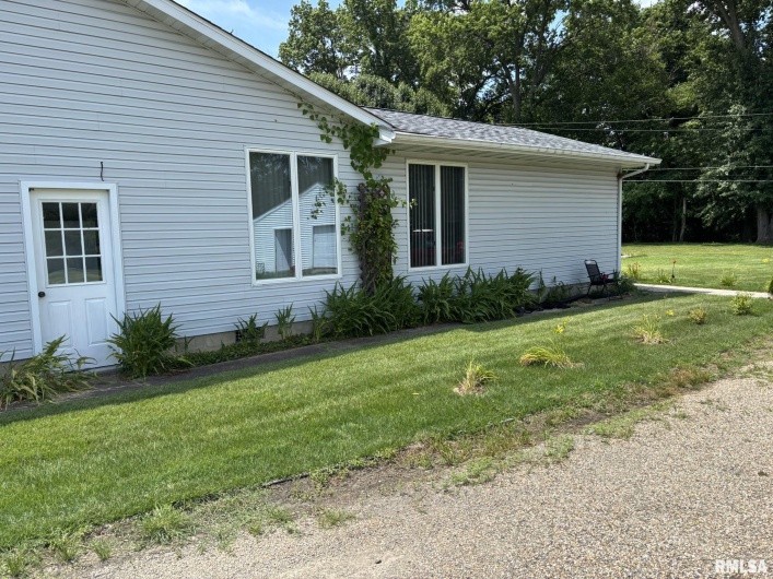 304 Lingale Avenue, Marion, Illinois 62959, 3 Bedrooms Bedrooms, 0 ,3 BathroomsBathrooms,Residential,For Sale,Lingale,0,RMAEB458813