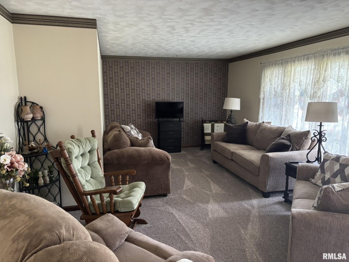 304 Lingale Avenue, Marion, Illinois 62959, 3 Bedrooms Bedrooms, 0 ,3 BathroomsBathrooms,Residential,For Sale,Lingale,0,RMAEB458813