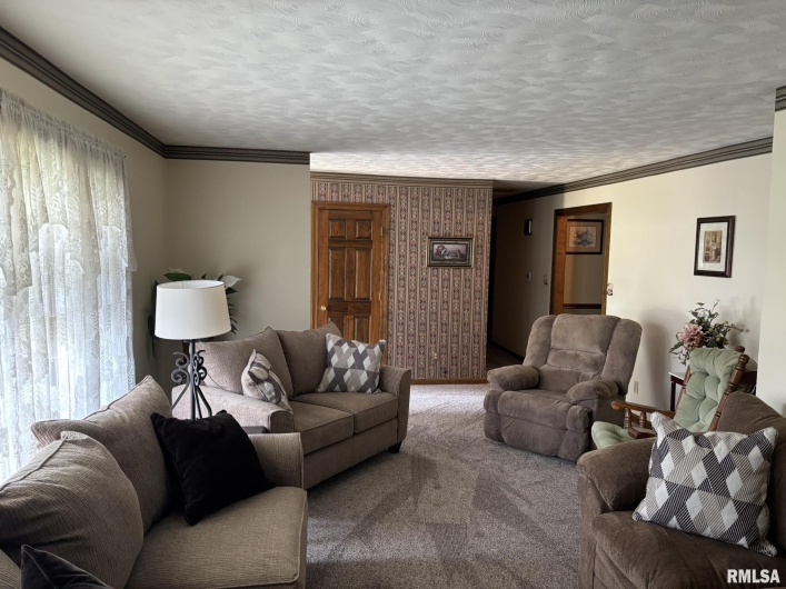 304 Lingale Avenue, Marion, Illinois 62959, 3 Bedrooms Bedrooms, 0 ,3 BathroomsBathrooms,Residential,For Sale,Lingale,0,RMAEB458813