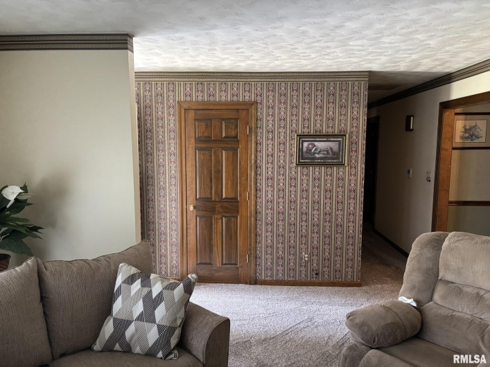 304 Lingale Avenue, Marion, Illinois 62959, 3 Bedrooms Bedrooms, 0 ,3 BathroomsBathrooms,Residential,For Sale,Lingale,0,RMAEB458813