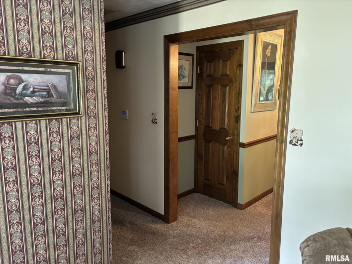 304 Lingale Avenue, Marion, Illinois 62959, 3 Bedrooms Bedrooms, 0 ,3 BathroomsBathrooms,Residential,For Sale,Lingale,0,RMAEB458813