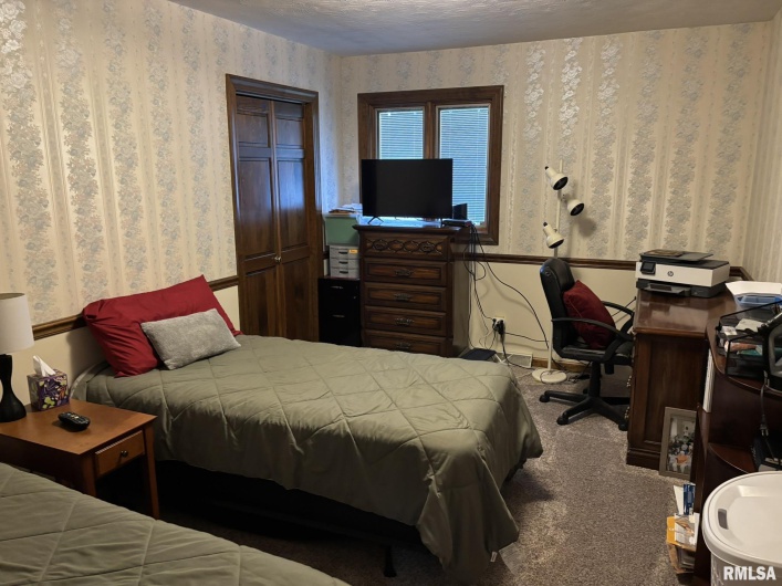 304 Lingale Avenue, Marion, Illinois 62959, 3 Bedrooms Bedrooms, 0 ,3 BathroomsBathrooms,Residential,For Sale,Lingale,0,RMAEB458813
