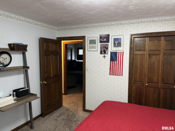 304 Lingale Avenue, Marion, Illinois 62959, 3 Bedrooms Bedrooms, 0 ,3 BathroomsBathrooms,Residential,For Sale,Lingale,0,RMAEB458813