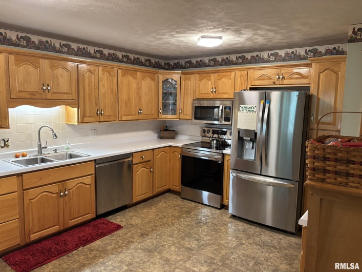 304 Lingale Avenue, Marion, Illinois 62959, 3 Bedrooms Bedrooms, 0 ,3 BathroomsBathrooms,Residential,For Sale,Lingale,0,RMAEB458813