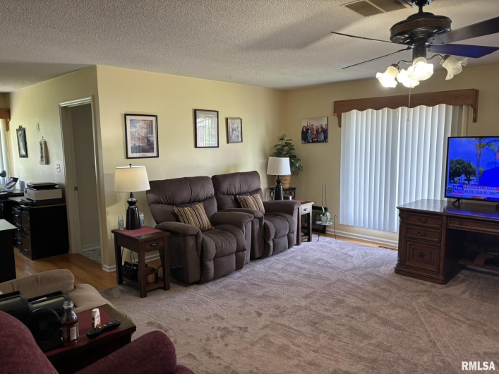 304 Lingale Avenue, Marion, Illinois 62959, 3 Bedrooms Bedrooms, 0 ,3 BathroomsBathrooms,Residential,For Sale,Lingale,0,RMAEB458813