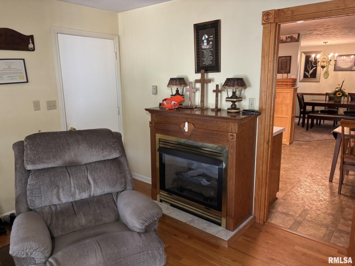304 Lingale Avenue, Marion, Illinois 62959, 3 Bedrooms Bedrooms, 0 ,3 BathroomsBathrooms,Residential,For Sale,Lingale,0,RMAEB458813