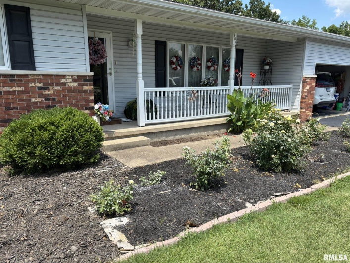304 Lingale Avenue, Marion, Illinois 62959, 3 Bedrooms Bedrooms, 0 ,3 BathroomsBathrooms,Residential,For Sale,Lingale,0,RMAEB458813