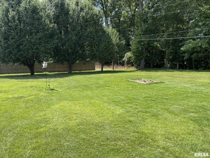 304 Lingale Avenue, Marion, Illinois 62959, 3 Bedrooms Bedrooms, 0 ,3 BathroomsBathrooms,Residential,For Sale,Lingale,0,RMAEB458813
