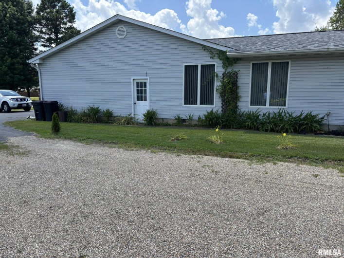 304 Lingale Avenue, Marion, Illinois 62959, 3 Bedrooms Bedrooms, 0 ,3 BathroomsBathrooms,Residential,For Sale,Lingale,0,RMAEB458813