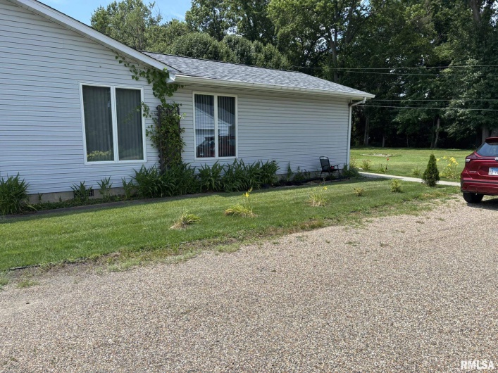 304 Lingale Avenue, Marion, Illinois 62959, 3 Bedrooms Bedrooms, 0 ,3 BathroomsBathrooms,Residential,For Sale,Lingale,0,RMAEB458813