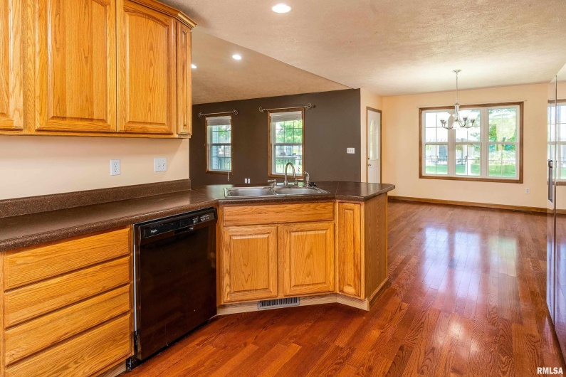 309 EVERGREEN Trail, Herrin, Illinois 62948, 3 Bedrooms Bedrooms, 0 ,2 BathroomsBathrooms,Residential,For Sale,EVERGREEN,0,RMAEB458136