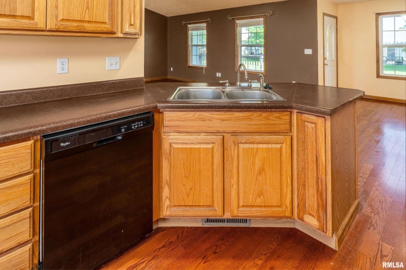 309 EVERGREEN Trail, Herrin, Illinois 62948, 3 Bedrooms Bedrooms, 0 ,2 BathroomsBathrooms,Residential,For Sale,EVERGREEN,0,RMAEB458136
