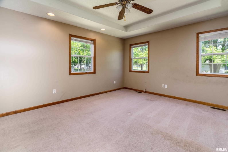 309 EVERGREEN Trail, Herrin, Illinois 62948, 3 Bedrooms Bedrooms, 0 ,2 BathroomsBathrooms,Residential,For Sale,EVERGREEN,0,RMAEB458136