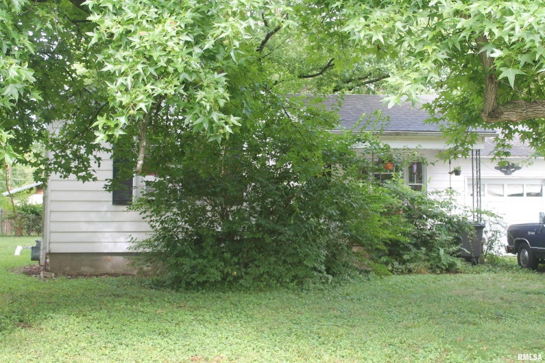 516 FOREST Street, Carbondale, Illinois 62901, 2 Bedrooms Bedrooms, 0 ,1 BathroomBathrooms,Residential,For Sale,FOREST,0,RMAEB458815