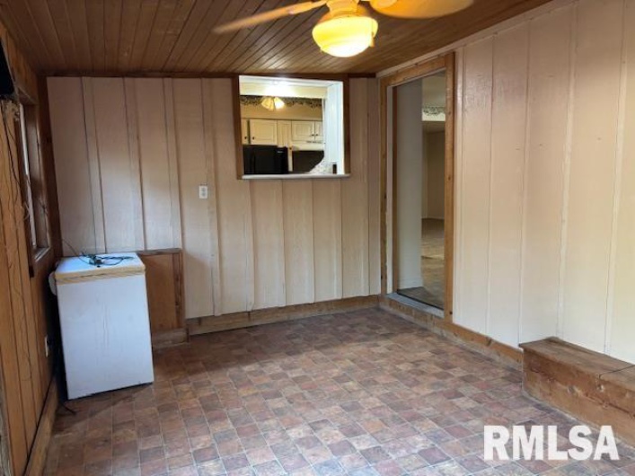 416 PARK Lane, Herrin, Illinois 62948, 4 Bedrooms Bedrooms, 0 ,2 BathroomsBathrooms,Residential,For Sale,PARK,0,RMAEB458823
