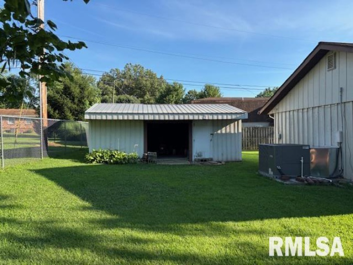 416 PARK Lane, Herrin, Illinois 62948, 4 Bedrooms Bedrooms, 0 ,2 BathroomsBathrooms,Residential,For Sale,PARK,0,RMAEB458823