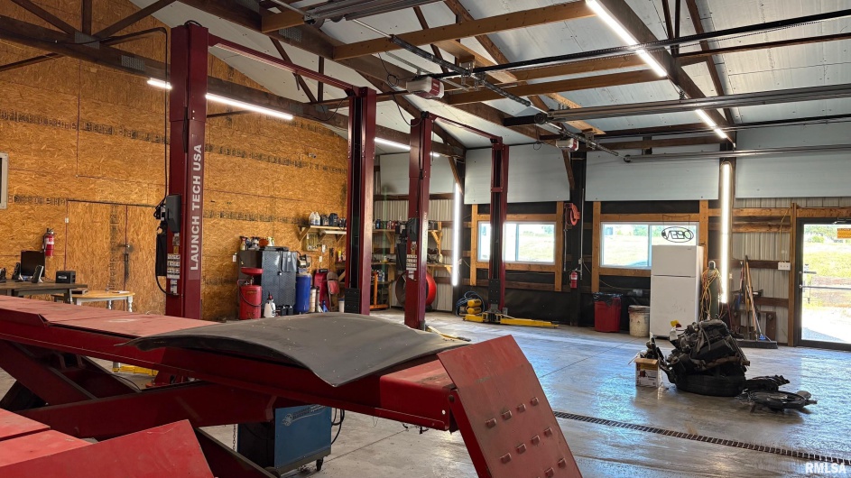 2404 STATE Street, Chester, Illinois 62233, 0 , 0 ,0,Commercial Sale,For Sale,STATE,0,RMAEB458824