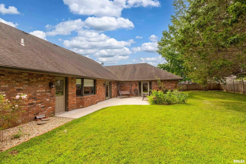 1605 Eugene Lane, Marion, Illinois 62959, 4 Bedrooms Bedrooms, 0 ,3 BathroomsBathrooms,Residential,For Sale,Eugene,0,RMAEB458827